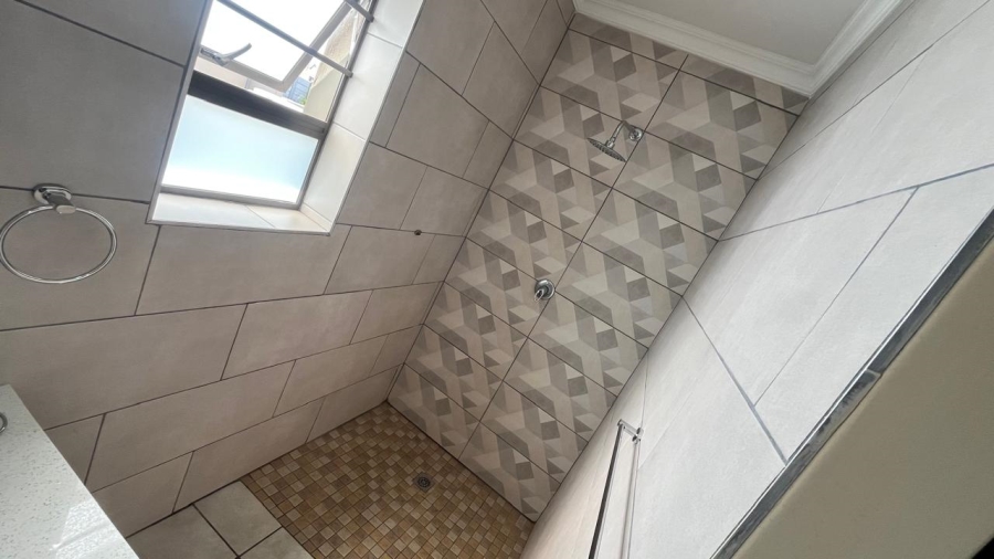 To Let 4 Bedroom Property for Rent in Fountains Estate Eastern Cape